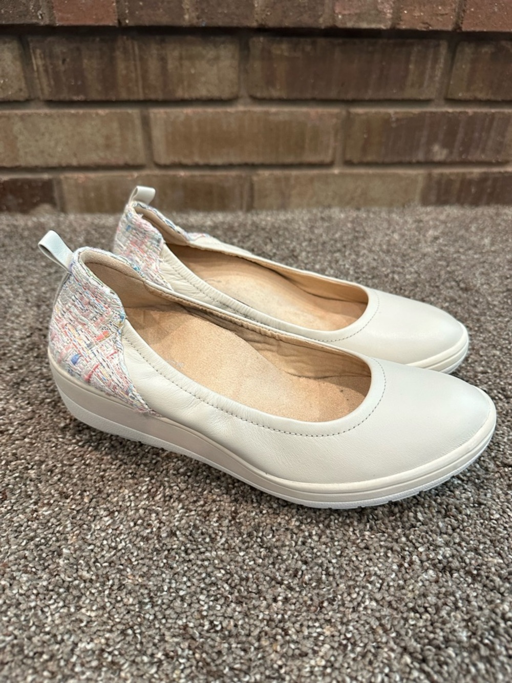 NWOB Vionic Jacey Leather Wedge Flats Cream Multi Tweed Back Accent Size 7